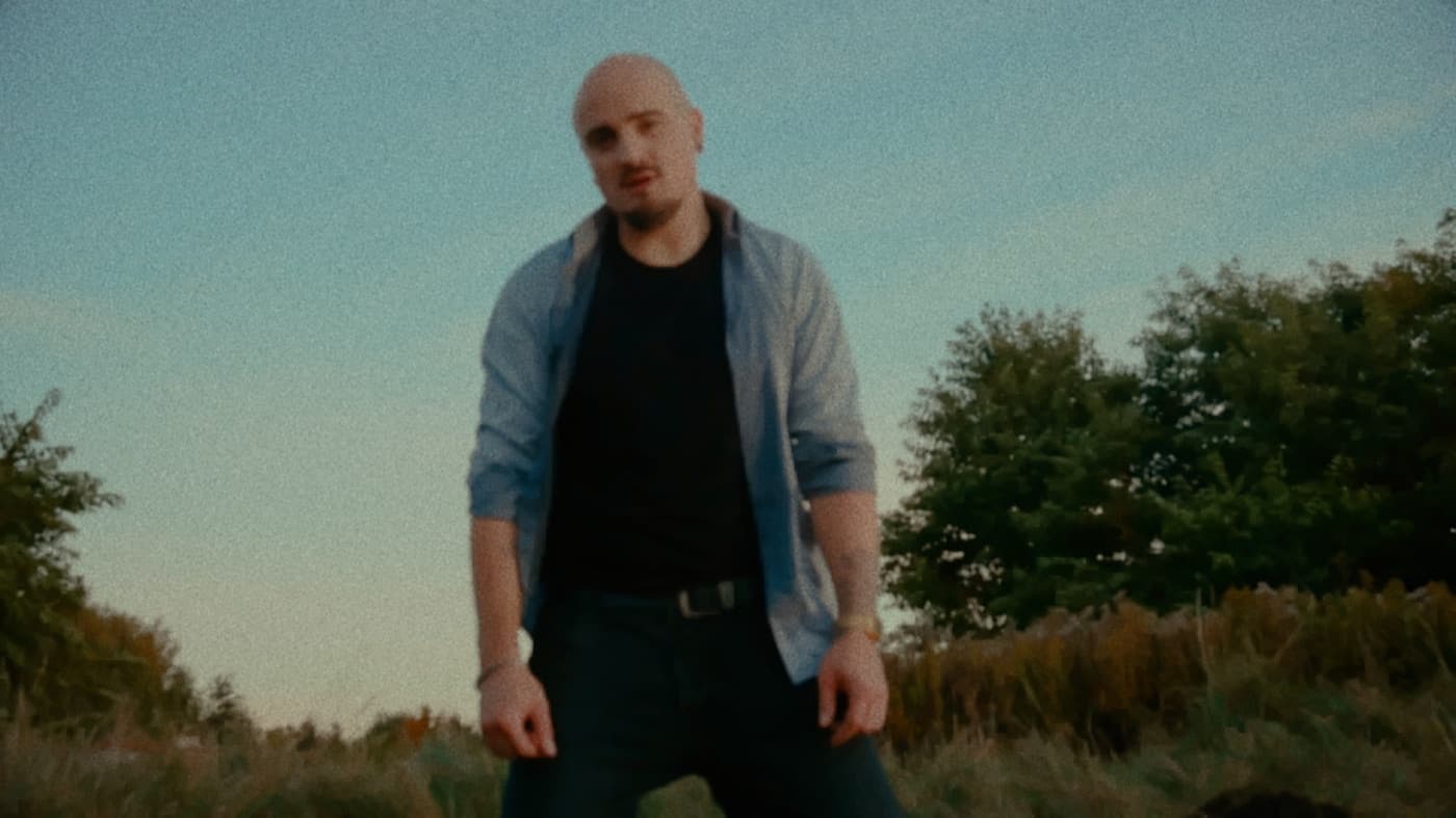 Michał Wrzos - „Odmienności” (kadr z teledysku)